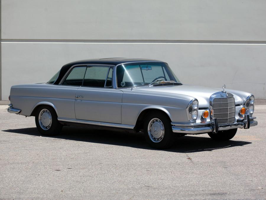  Mercedes-Benz 300 SE Coupe 1962 года  (фото 1 из 13)